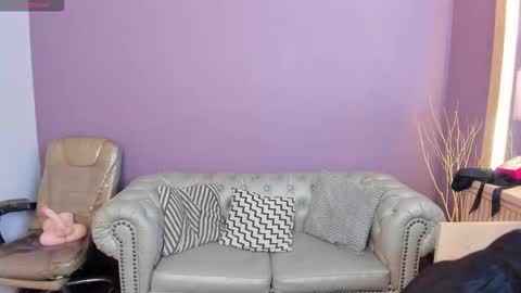 Snapshot of taylor_bennet chatting on 10.08.25 Taylor Bennet online show from 10.08.25