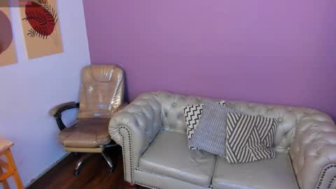 Snapshot of taylor_bennet chatting on 10.13.25 Taylor Bennet online show from 10.13.25