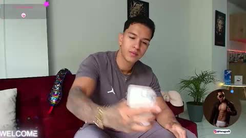 Snapshot of taylor_johnn chatting on 09.21.25 Penagos zz    online show from 09.21.25