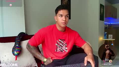 Snapshot of taylor_johnn chatting on 10.17.25 Penagos zz    online show from 10.17.25