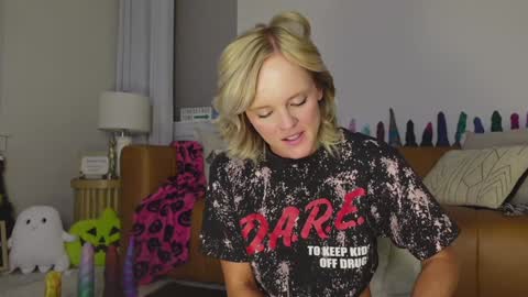 Snapshot of taylor_love_303 chatting on 10.29.25 Taylor --  online show from 10.29.25