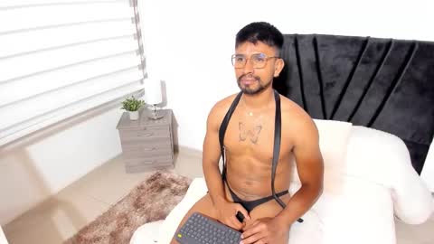 taylormaccurdy_ online show from 10.09.25