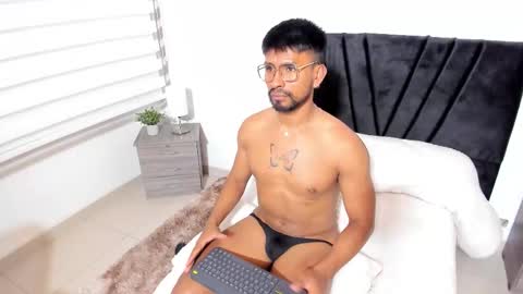 taylormaccurdy_ online show from 10.10.25