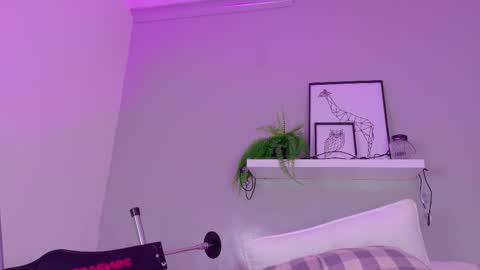 TAYLOR  online show from 11.19.25