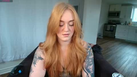 Snapshot of taylortait chatting on 11.03.25 Taylor Tait online show from 11.03.25