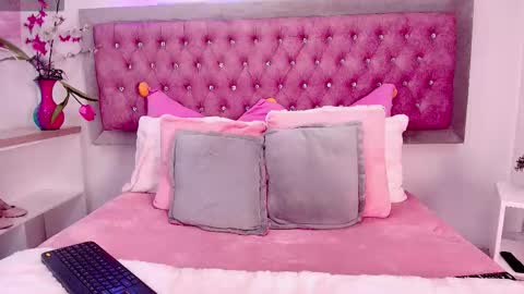 Sofia online show from 10.31.25