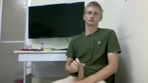 Snapshot of tcute0 chatting on 09.17.25 tcute0 online show from 09.17.25