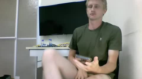 Snapshot of tcute0 chatting on 10.04.25 tcute0 online show from 10.04.25