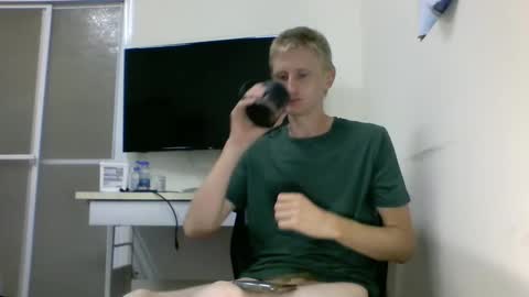 Snapshot of tcute0 chatting on 10.10.25 tcute0 online show from 10.10.25