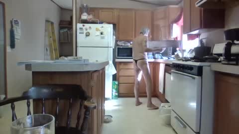 Snapshot of teak4u chatting on 09.30.25 Teak online show from 09.30.25