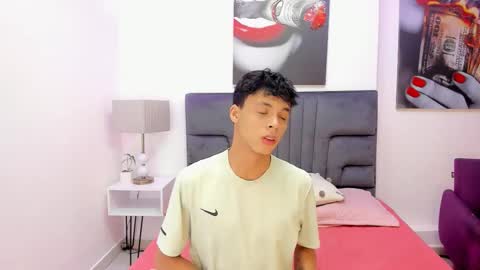 Team Twinks online show from 10.30.25