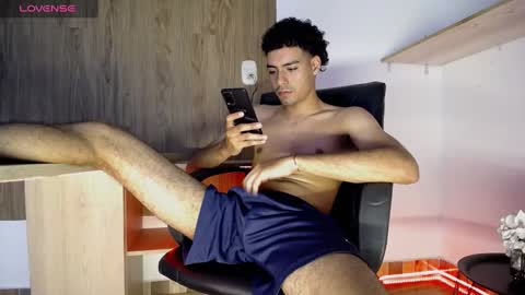 Snapshot of teamporn_18 chatting on 12.27.24 Danger online show from 12.27.24