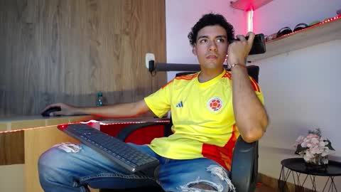 Snapshot of teamporn_18 chatting on 01.21.25 Danger online show from 01.21.25