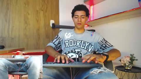 Snapshot of teamporn_18 chatting on 01.25.25 Danger online show from 01.25.25