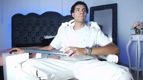 Snapshot of teamporn_18 chatting on 02.15.25 Danger online show from 02.15.25