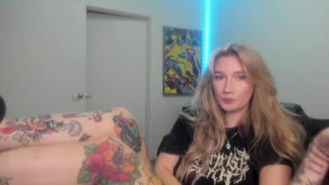 Snapshot of teamtragic chatting on 01.04.25 Katy online show from 01.04.25