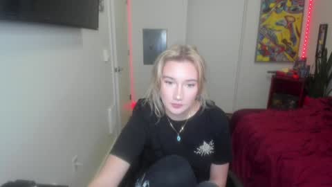 Snapshot of teamtragic chatting on 01.07.25 Katy online show from 01.07.25