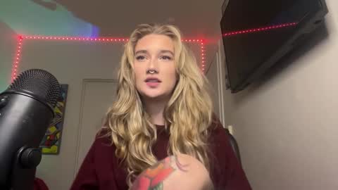 Snapshot of teamtragic chatting on 03.11.25 Katy online show from 03.11.25