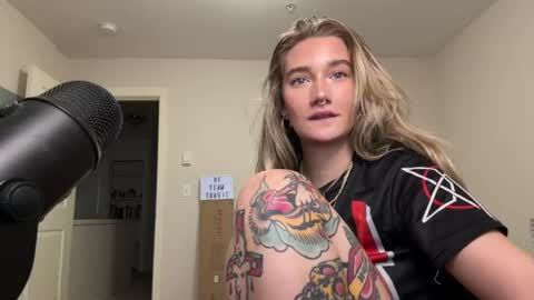 Snapshot of teamtragic chatting on 09.27.25 Katy online show from 09.27.25