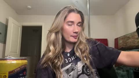 Snapshot of teamtragic chatting on 10.17.25 Katy online show from 10.17.25