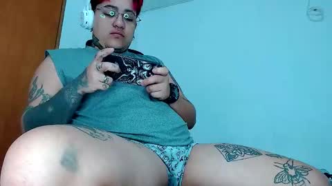 Charlee He online show from 10.04.25