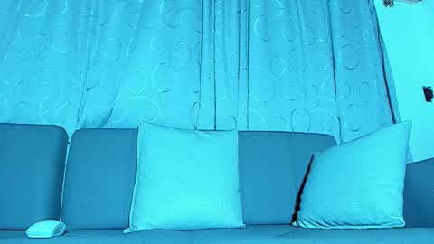 Charlee He online show from 12.02.25