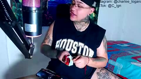 Snapshot of techno_420 chatting on 05.20.26 Charlee He online show from 05.20.26