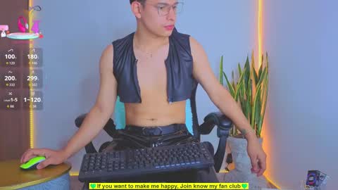 Snapshot of teddy_cowboy chatting on 09.19.25  Follow me on Twitter boys ryder and instagram teddyscoot 12  online show from 09.19.25