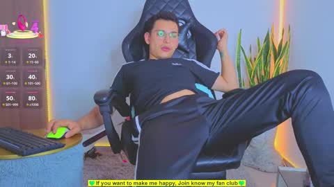 Snapshot of teddy_cowboy chatting on 09.24.25  Follow me on Twitter boys ryder and instagram teddyscoot 12  online show from 09.24.25