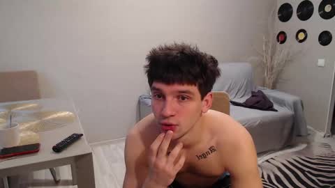 Snapshot of teddy_mode chatting on 10.08.25 Teddy online show from 10.08.25