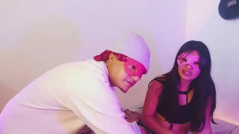 Shelovesthemask online show from 11.26.25