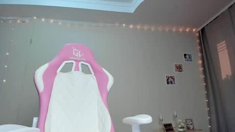 Snapshot of teeencutee chatting on 02.17.25 Monika --------------2 stream 700 GMT day online show from 02.17.25
