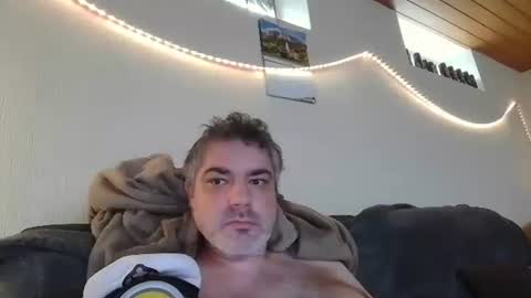 Snapshot of teeforyou chatting on 10.09.25 Peter online show from 10.09.25