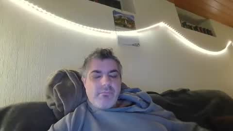 Snapshot of teeforyou chatting on 10.13.25 Peter online show from 10.13.25