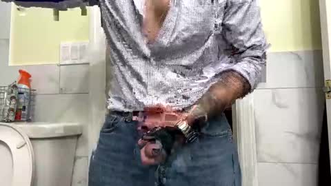 Snapshot of teejm chatting on 10.11.25 Twizzler online show from 10.11.25