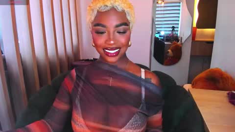 Snapshot of teerry__ chatting on 11.04.25 Teerry online show from 11.04.25