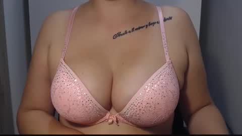 Teeyara  online show from 09.22.25