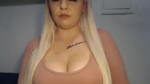 Snapshot of teeyara_ chatting on 11.07.25 Teeyara online show from 11.07.25