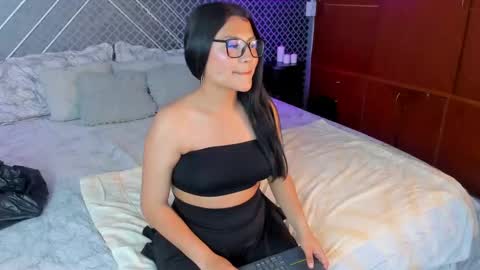 Snapshot of teffa_bloom chatting on 09.30.25 Teffa online show from 09.30.25