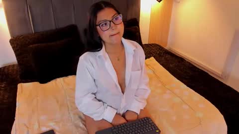 Snapshot of teffa_bloom chatting on 10.31.25 Teffa online show from 10.31.25