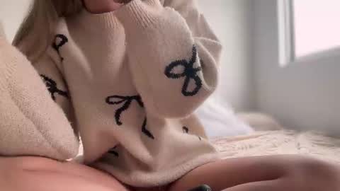 Amy No penetration Virgiin giirl online show from 10.11.25