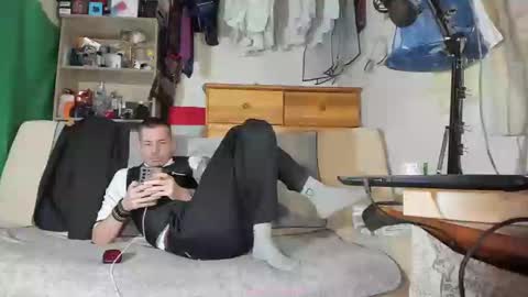 Snapshot of telepaticman chatting on 12.21.24 Virg Lszl online show from 12.21.24