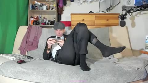 Snapshot of telepaticman chatting on 12.23.24 Virg Lszl online show from 12.23.24
