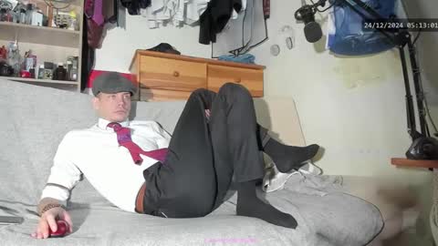 Snapshot of telepaticman chatting on 12.24.24 Virg Lszl online show from 12.24.24