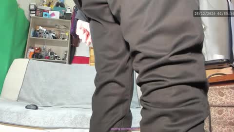 Snapshot of telepaticman chatting on 12.25.24 Virg Lszl online show from 12.25.24