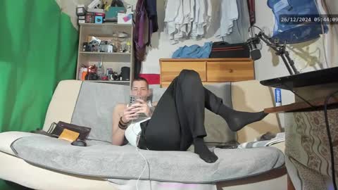 Snapshot of telepaticman chatting on 12.26.24 Virg Lszl online show from 12.26.24