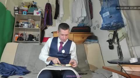 Snapshot of telepaticman chatting on 12.29.24 Virg Lszl online show from 12.29.24