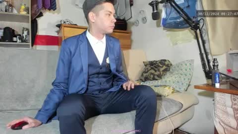 Snapshot of telepaticman chatting on 12.30.24 Virg Lszl online show from 12.30.24