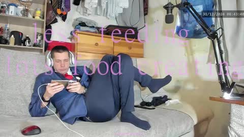 Snapshot of telepaticman chatting on 12.31.24 Virg Lszl online show from 12.31.24