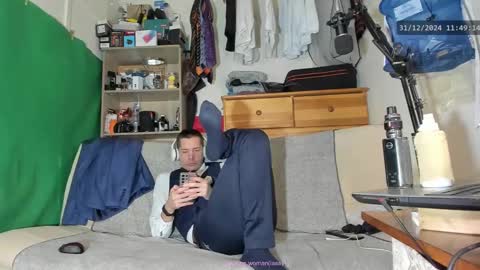 Snapshot of telepaticman chatting on 12.31.24 Virg Lszl online show from 12.31.24